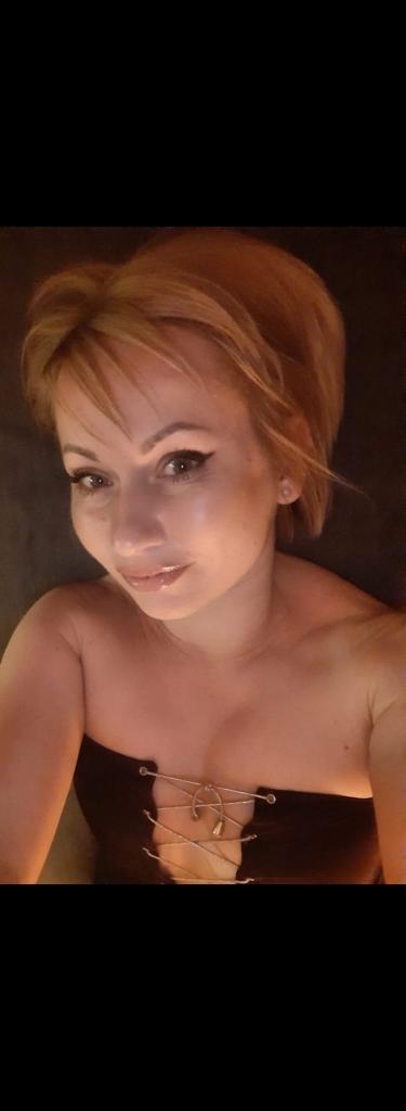 Chica busca chico en Almería: Chica busca chico