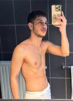 627719808: Chico busca chica en Barcelona