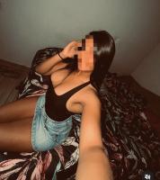 617945566: Chica busca chico en Barcelona