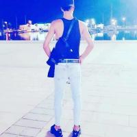 614762047: Chico busca chica en Barcelona