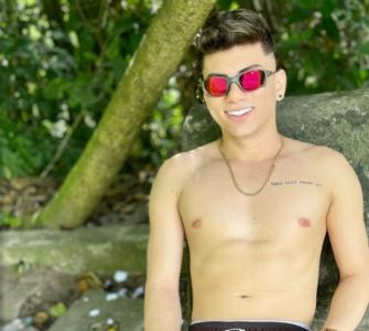 648100675: Chico busca chica en Lugo