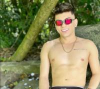 648100675: Chico busca chica en Lugo