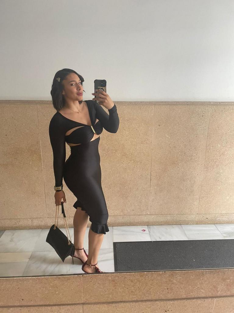 604385583: Chica busca chico en Barcelona