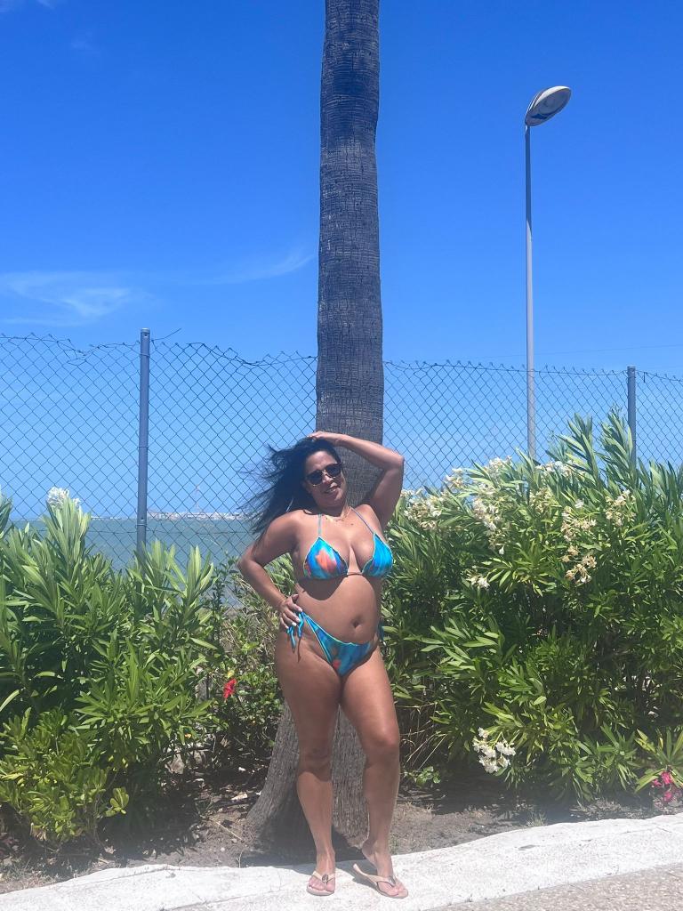 643699950: Chica busca chico en Sevilla