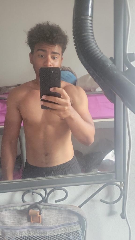 613735758: Chico busca chica en Tenerife
