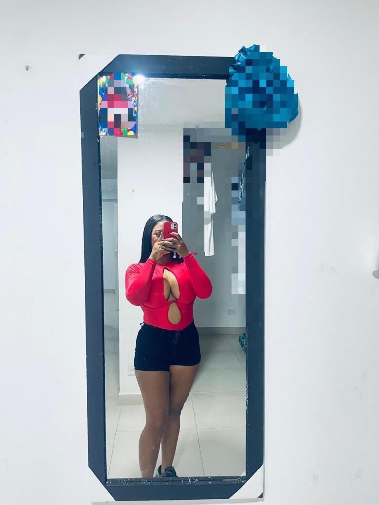 613243271: Chica busca chico en Gerona