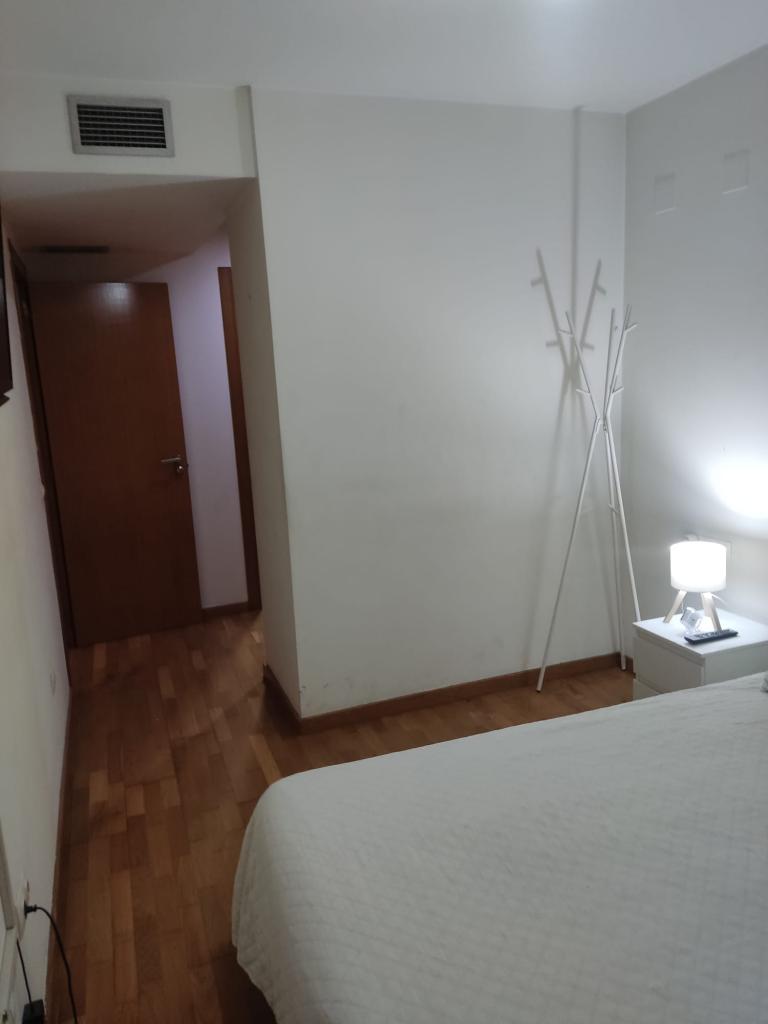 640906309: Chica busca chico en Valencia