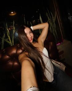 671575980: Chica busca chico en Ibiza