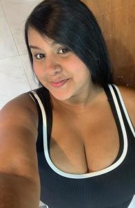 677315595: Chica busca chico en Sevilla