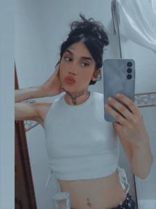 604460121: Chica busca chico en Sevilla