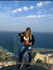 643810228: Chica busca chico en Cádiz