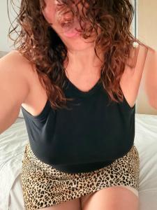 631386439: Chica busca chico en Sevilla