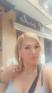 695223386: Chica busca chico en Murcia