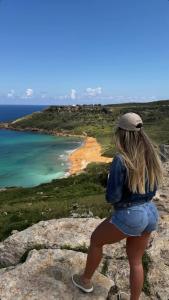 643810228: Chica busca chico en Tenerife