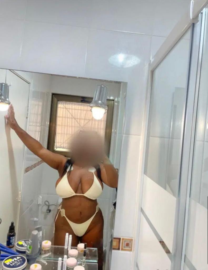 Chica busca chico en Almería: 