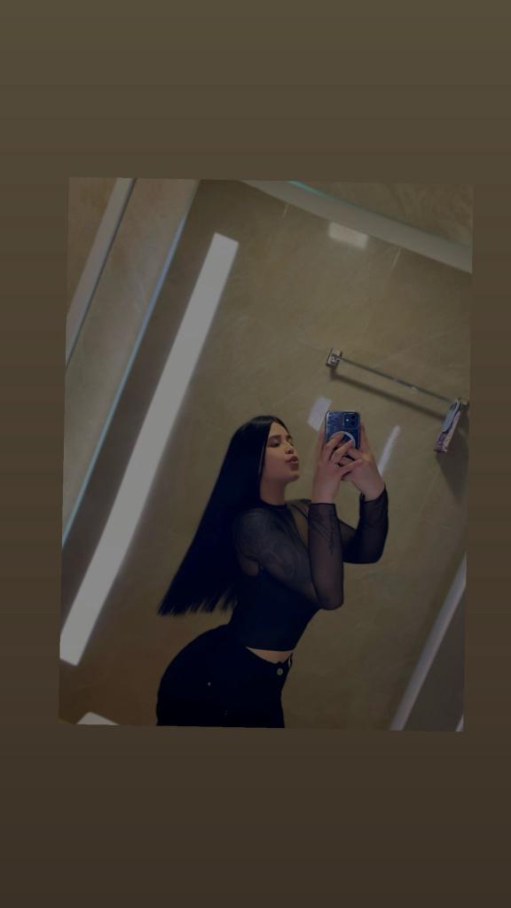 631192419: Chica busca chico en Barcelona