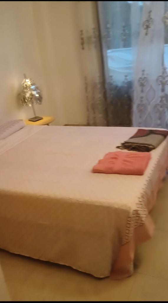 670337205: Chica busca chico en Tarragona