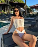 677493689: Chica busca chico en Ibiza