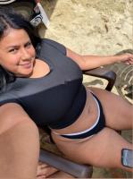 677315595: Chica busca chico en Sevilla