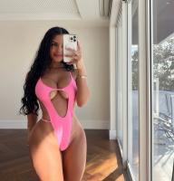 643881415: Chica busca chico en Barcelona