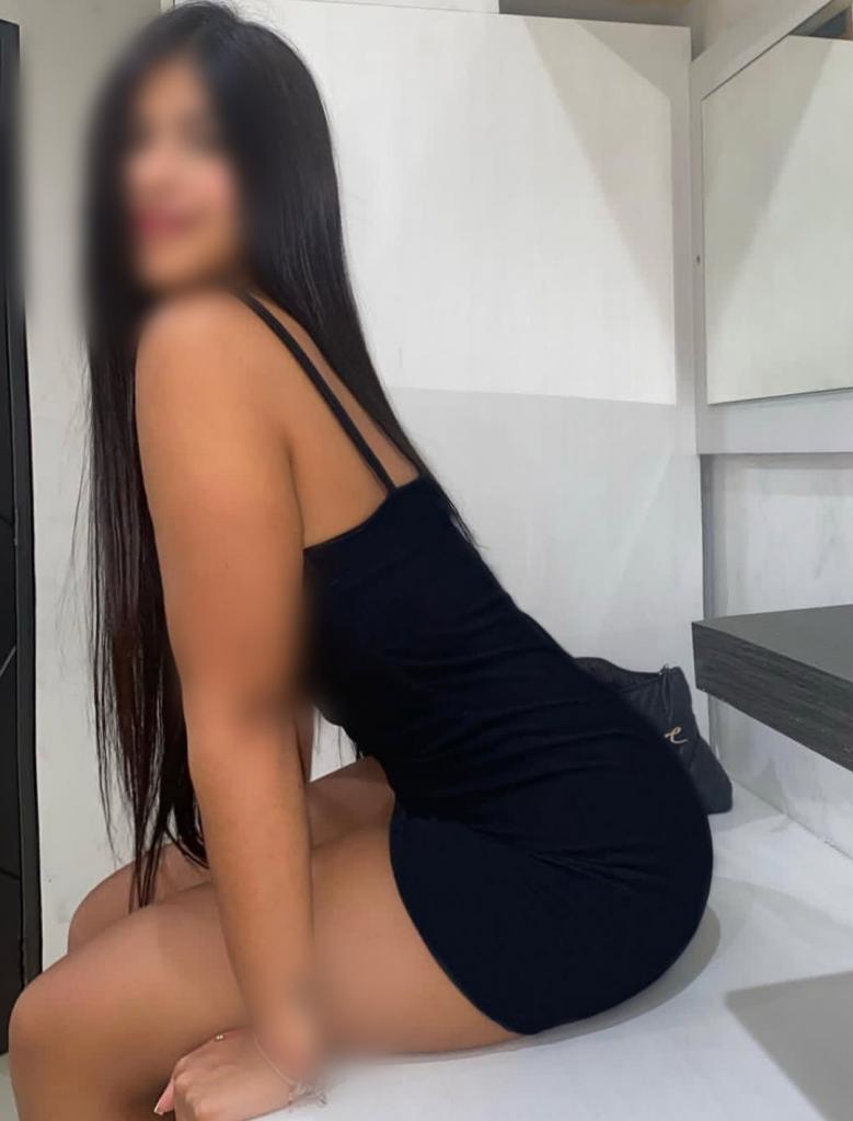 Chica busca chico en Alicante: Chica busca chico