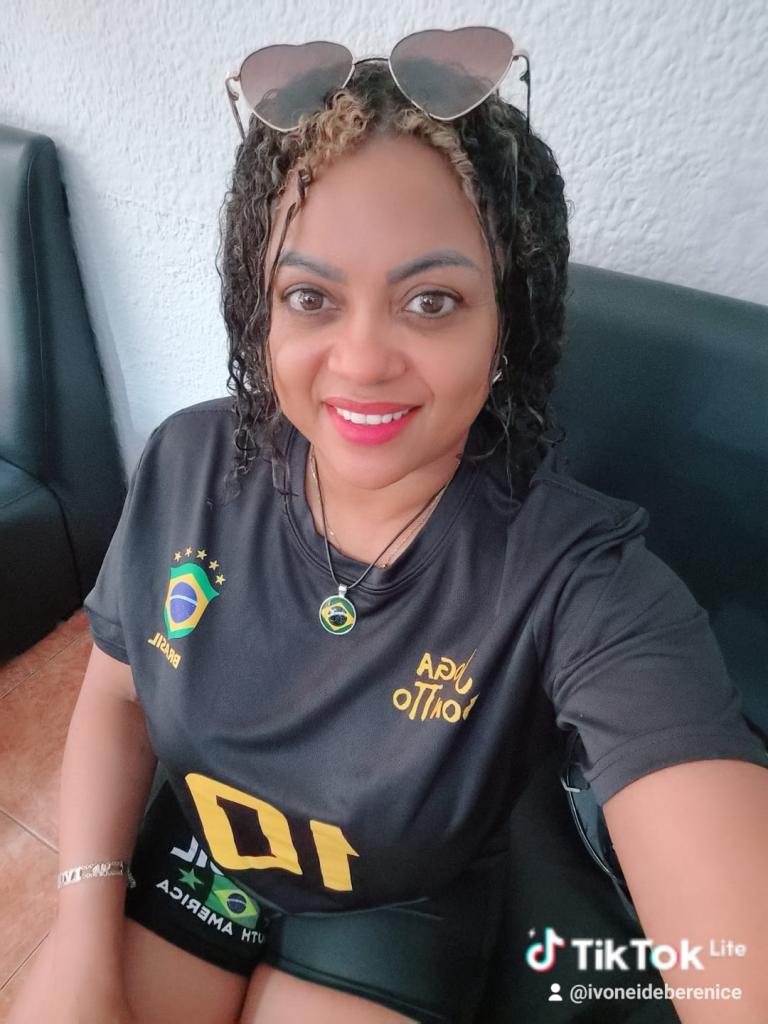 689739268: Chica busca chico en Zaragoza