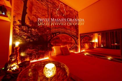 610674839: Chica busca chico en Granada