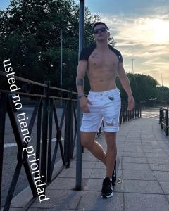 671796409: Chico busca chica en Valencia