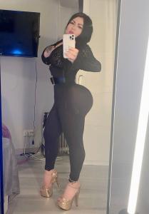 663470124: Chica busca chico en Orense