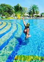 663176582: Chica busca chico en Cáceres