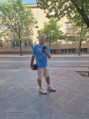 Chico busca chica en Granada: 
