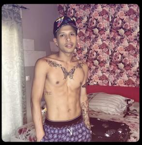 664403802: Chico busca chica en Valencia