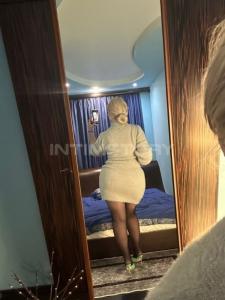 637828903: Chica busca chico en Barcelona