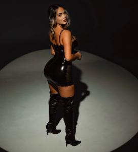 607465399: Chica busca chico en Cantabria