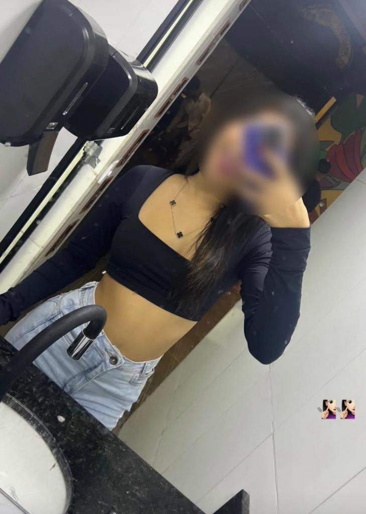 643737550: Chica busca chico en La Coruña