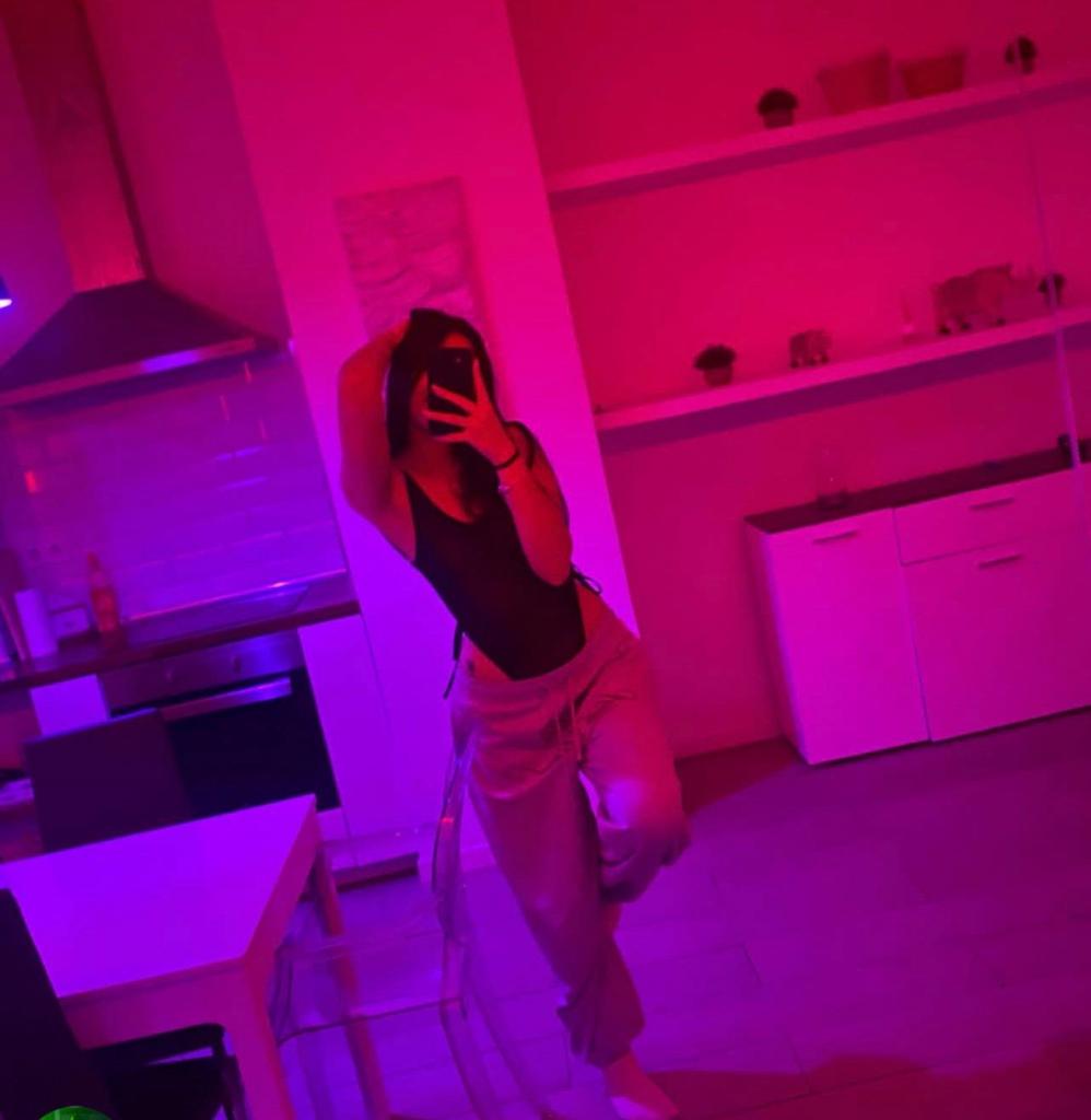 Chica busca chico en Sevilla: 