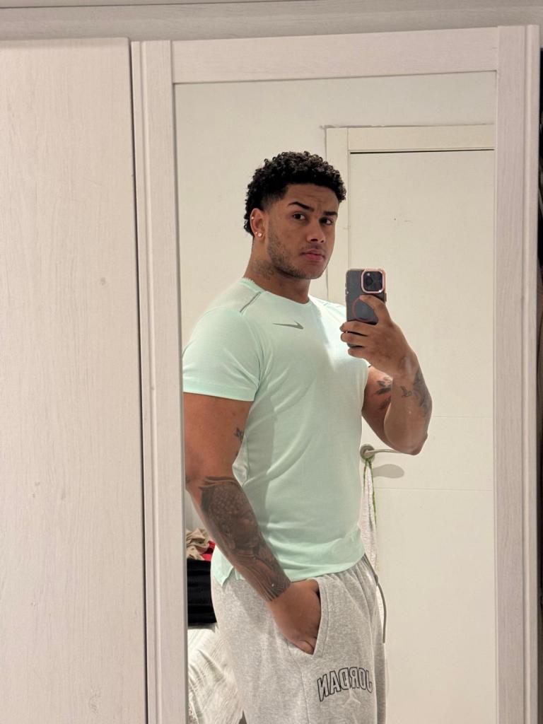 632183828: Chico busca chica en Córdoba