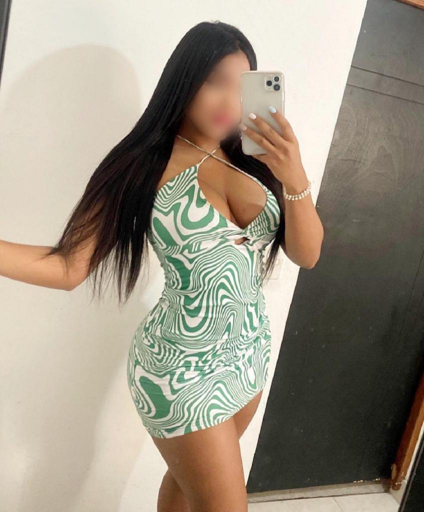 637073803: Chica busca chico en Sevilla