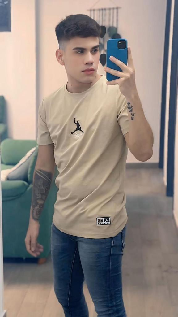 667692120: Chico busca chica en Málaga