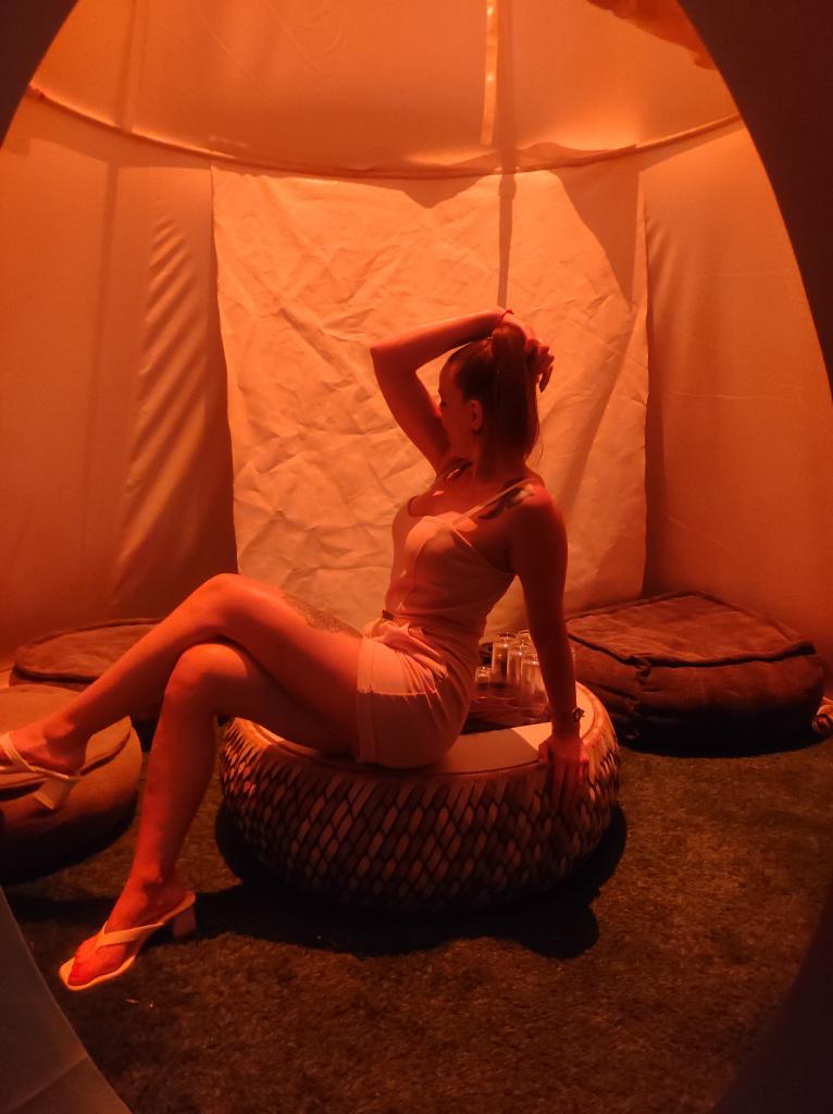 Chica busca chico en Ibiza: 