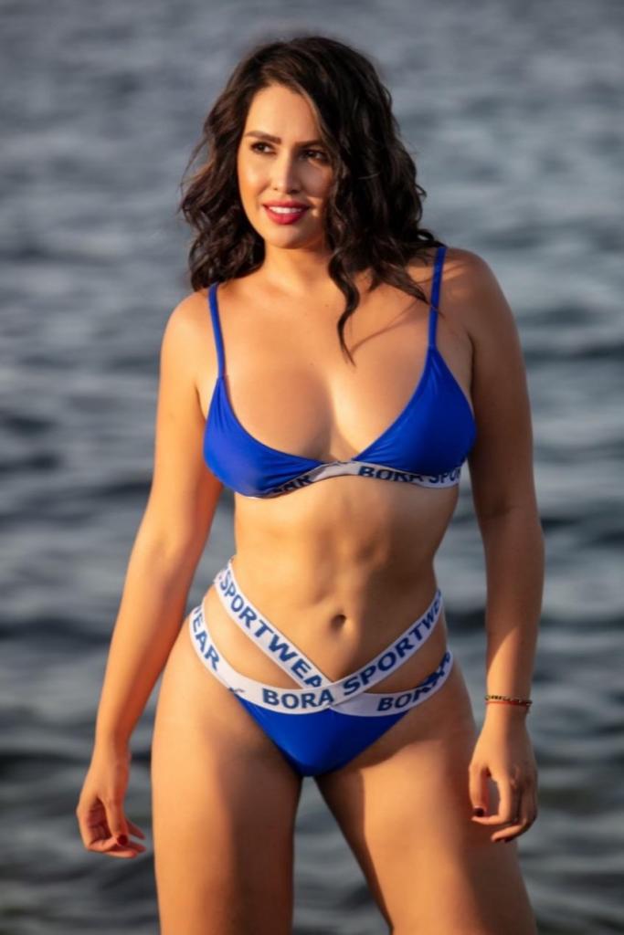 656890516: Chica busca chico en Barcelona