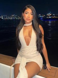 667734716: Chica busca chico en Lérida