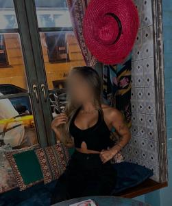 643466340: Chica busca chico en Granada