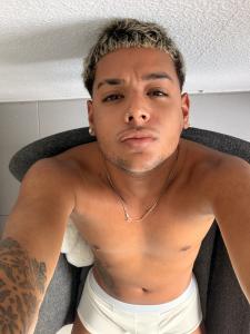 643695984: Chico busca chica en Cádiz