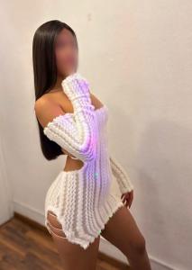 642033407: Chica busca chico en Barcelona