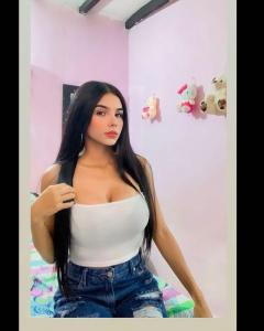 617088123: Chica busca chico en Sevilla