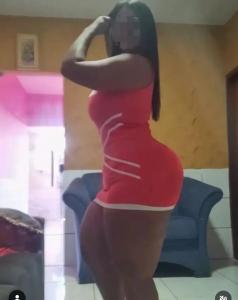 613707989: Chica busca chico en Ibiza