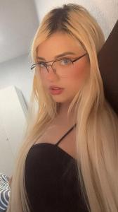 603410234: Chica busca chico en Barcelona