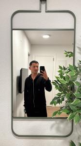 658066093: Chico busca chica en Alicante