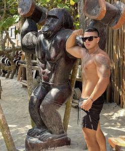 647236282: Chico busca chica en Valencia